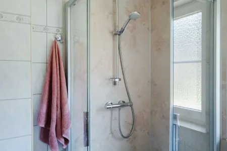 Bad mit Dusche und WC im EG Am Deich Am Deich Haus 26