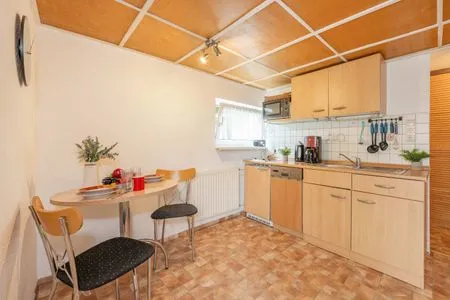 Küche / Küchenzeile Ferienwohnung Kristin mit Garten und Terrasse
