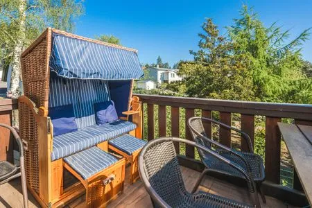 Balkon Ferienwohnung Inselzeit auf 2 Etagen mit Strandkorb und Balkon