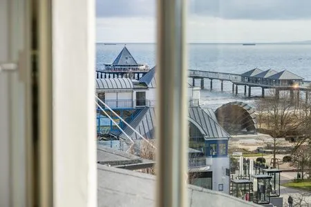 Blick auf Sehenswürdigkeit Ferienwohnung Seeschloss auf 2 Etagen mit Meerblick