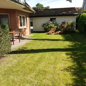 Gartenanteil mit Sonnenliegen Zur Hanse Wohnung 1.2