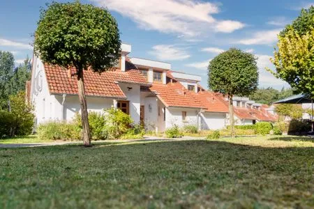 Hausansicht Ferienpark Freesenbruch Reihenhaus 6a - Möwe