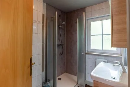 Bad mit Dusch und WC Am Deich Am Deich Haus 32