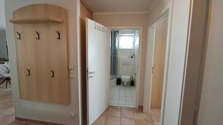 Blick ins Bad vom Flur Residenz am Strand Wohnung 4-61