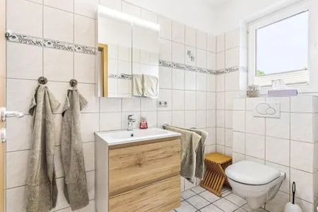 Bad mit Dusche und WC  Ferienwohnung Sobek