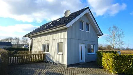 Fassade / Eingang Ferienhaus "Marie II" ostseenah im Ferienpark Holm
