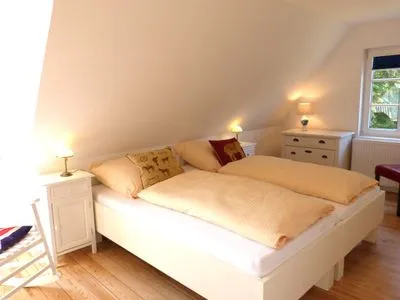 Doppelbettschlafzimmer im Ferienhaus Koggenhüs in Norddorf auf Amrum Ferienhaus *Koggenhüs*