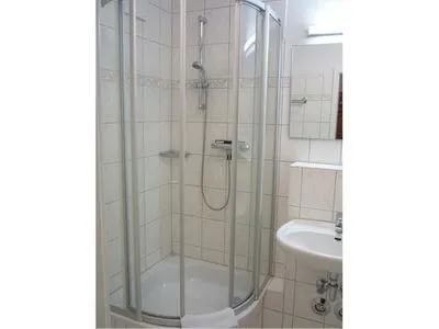 Badezimmer mit Dusche Residenz am Strand Wohnung 1-11