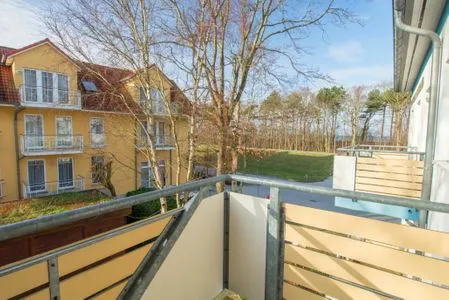 Blick vom Balkon auf die Deichpromenade Residenz am Strand Ostseeglück - Wohnung 1-13