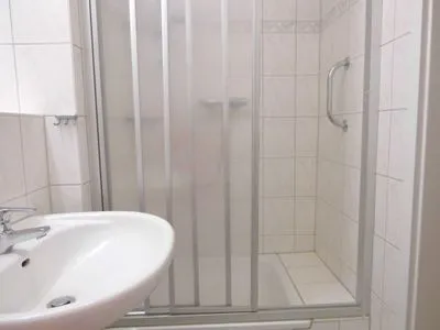 Badezimmer mit Dusche Residenz am Strand Wohnung 1-15