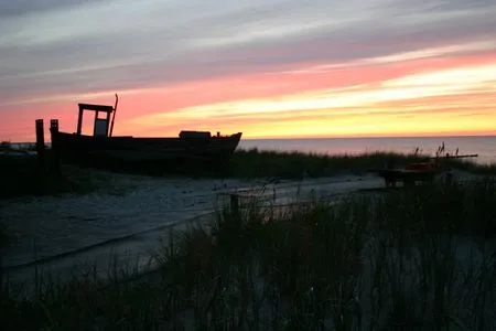 Altes Anglerboot am Strand Residenz am Strand Wohnung 2-41
