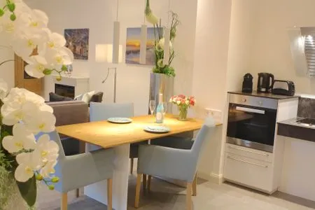 offene Rollstuhlgerechte Küche Logierhaus Friedrich WE 01 - "Beachhouse No.1"