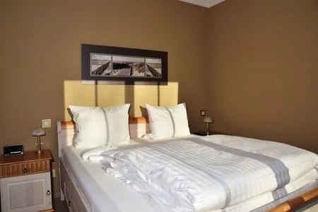 Schlafzimmer mit Doppelbett Logierhaus Friedrich WE 3 - "Klaas Störtebecker"