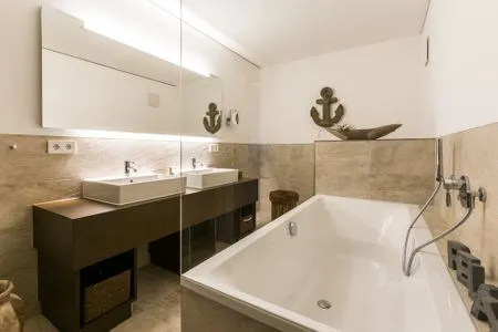 Badezimmer mit Badewanne Logierhaus Friedrich WE 7 - "Heimatliebe"