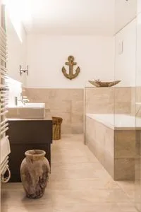 Badezimmer mit Badewanne Logierhaus Friedrich WE 7 - "Heimatliebe"