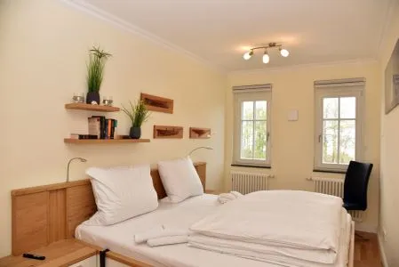 Schlafzimmer mit Doppelbett Logierhaus Friedrich WE 15 - "Ostseeluft"