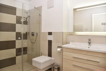 Badezimmer mit Dusche Logierhaus Friedrich WE 15 - "Ostseeluft"