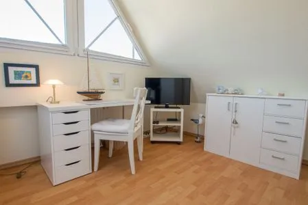 Schreibtisch mit TV  Hoppenberg 24 - Haus Sommerfeld