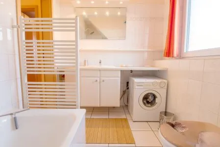 Badezimmer mit Badewanne Zur Hanse Wohnung 3.3 - Lingnau
