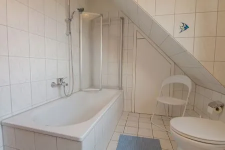 Badezimmer mit Badewanne Zur Hanse Wohnung 2.4