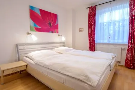 Schlafzimmer mit Doppelbett Zur Hanse Wohnung 4.1
