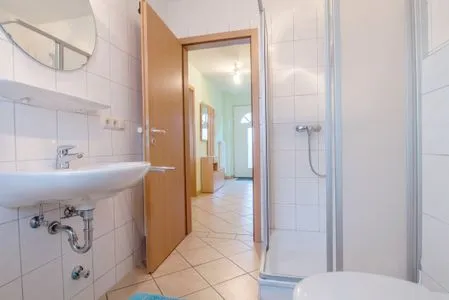 Badezimmer mit Dusche Zur Hanse Wohnung 4.2