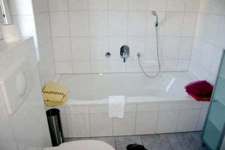 Badezimmer mit Badewanne  Rosenberg-Siedlung 21