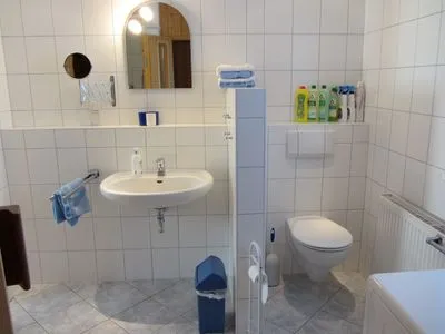 Badezimmer mit Dusche  Wohnung Giesen