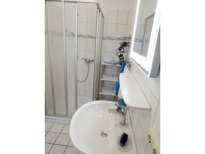Badezimmer mit Dusche  Ferienwohnung Sobek