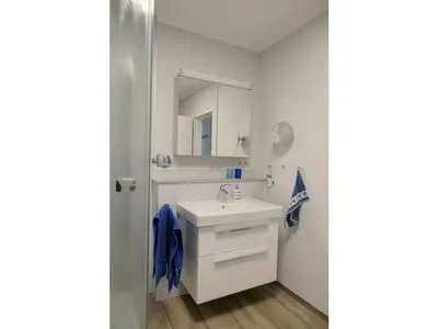 Badezimmer mit Dusche Parkresidenz am Hafen Wohnung HF 26 - "Min Höög"