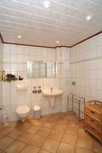 Badezimmer mit Dusche Parkresidenz am Hafen Wohnung HF 31
