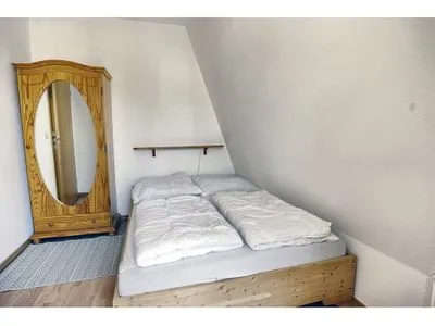 Schlafzimmer mit Doppelbett  Hafenstrasse 34 - Wohnung 5