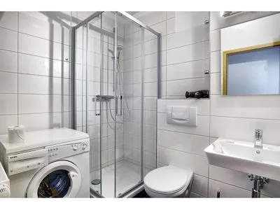 Badezimmer mit Dusche  Hafenstrasse 34 - Wohnung 5