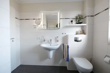 Badezimmer mit Dusche Mühlenstrasse 23 - Wohnung Kranichblick