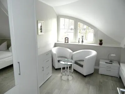 Schlafzimmer mit Doppelbett  Haus Frieda