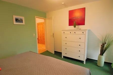 Schlafzimmer mit Doppelbett  Ferienwohnung Jonathan