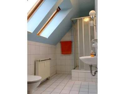Badezimmer mit Dusche  Ferienwohnung Seepferdchen