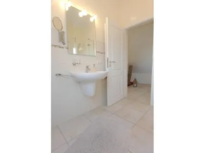 Badezimmer mit Dusche Neue Reihe Neue Reihe 28 - Wohnung Ankerplatz