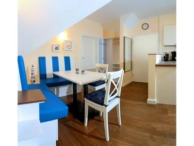 Esstisch Neue Reihe Neue Reihe 28 - Wohnung Vogelnest