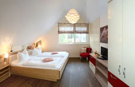 Schlafzimmer mit Doppelbett Neue Reihe Neue Reihe 28 - Wohnung Vogelnest