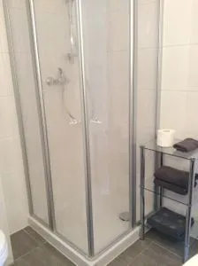 Badezimmer mit Dusche  Zur Wellenwiese 15