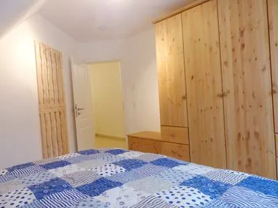 Schlafzimmer mit Doppelbett Hafenstrasse 15 in Prerow Kieckut in Prerow