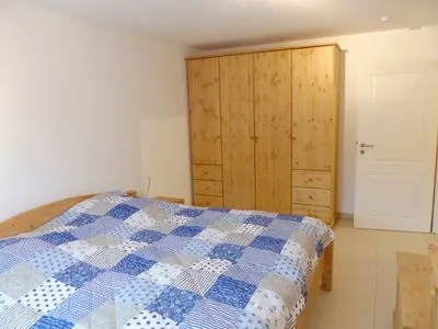 Schlafzimmer mit Doppelbett Hafenstrasse 15 in Prerow Kieckut in Prerow