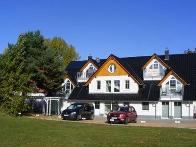 Hauptansicht Hafenstrasse 15 in Prerow Wolkenglanz in Prerow