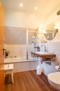 Badezimmer mit Badewanne Ferienpark Freesenbruch Wohnung 3.6 - Frieda