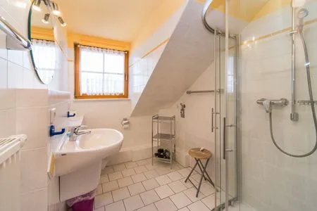 Badezimmer mit Dusche Ferienpark Freesenbruch Reihenhaus 7b - Meerzeit