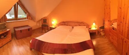 Schlafzimmer mit Doppelbett Ferienpark Freesenbruch Reihenhaus 8b - Bivalvia