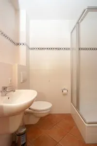 Badezimmer mit Dusche Ferienpark Freesenbruch Doppelhaushälfte 10 - Lieblingsplatz