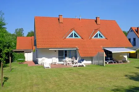 Hausansicht Ferienpark Freesenbruch Doppelhaushälfte 12a - Steuerrad