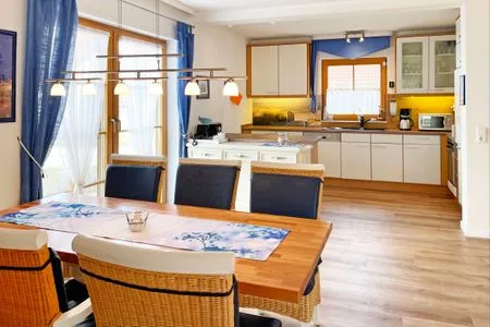 Esstisch Ferienpark Freesenbruch Doppelhaushälfte 9a - Leuchtturm